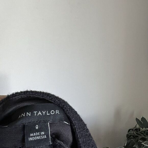 Ann Taylor Womens Tweed Dress Pants Ankle Black Blue Floral Embroidered Size 8 - Picture 6 of 7